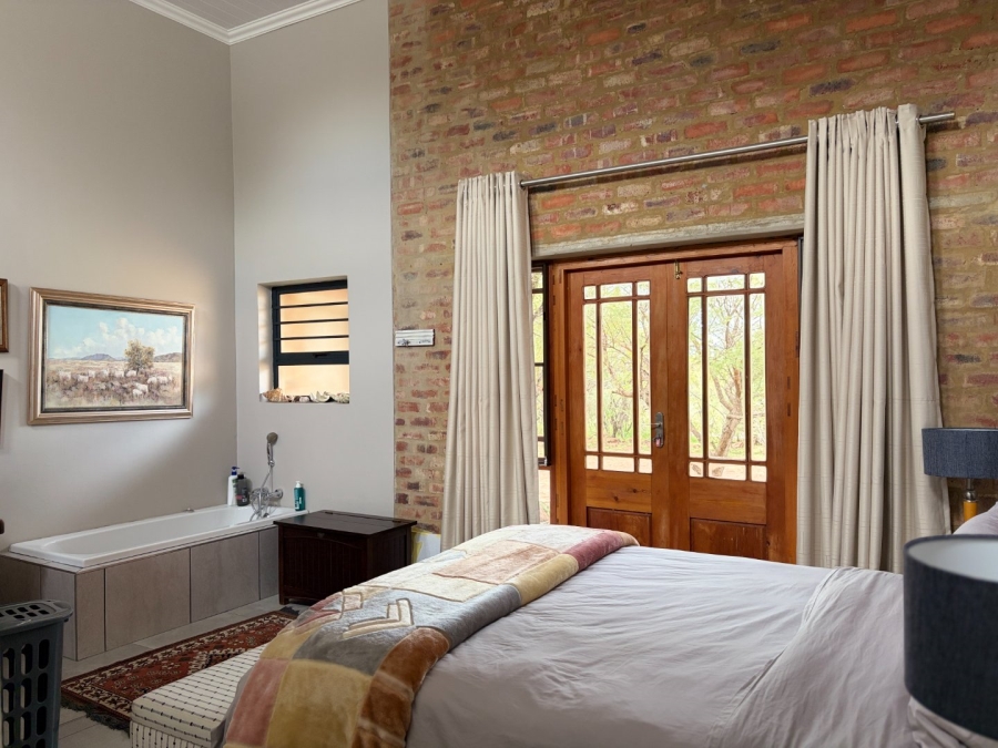 3 Bedroom Property for Sale in Lekwena Wildlife Estate North West